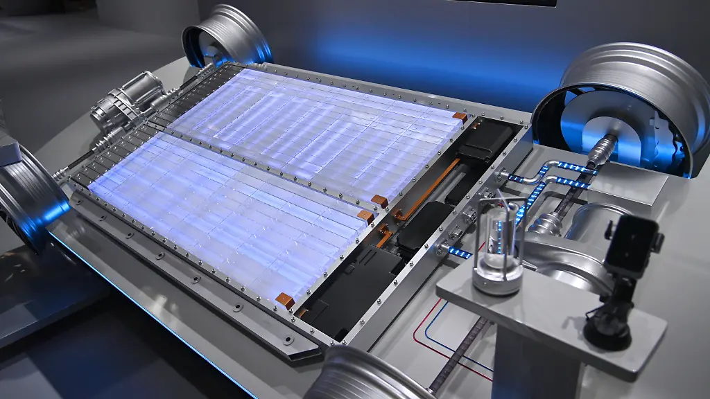 CATL-Batterie-Autobatterie-Der-neue-Super-Akku-von-CATL-laesst-sich-in-nur-zehn-Minuten-vollladen-IAA-Mobility-2025-in-der-Messe-Muenchen-vom-09-09-14-09
