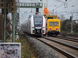 Nordrhein-Westfalen: Regionalexpress evakuiert – Wichtige Bahnstrecke gesperrt