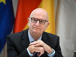 Berlin & Brandenburg: Keine Vertrauensfrage: Brandenburgs Landtag gegen AfD-Antrag