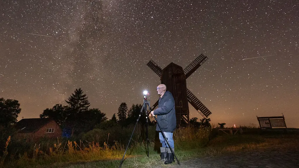 Fuer-Astrofotografen-wie-Helmut-Schnieder-ist-die-Altmark-ein-besonders-gut-geeigneter-Ort