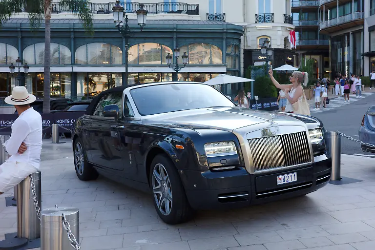 RECORD-DATE-NOT-STATED-Sinnbild-fuer-Luxus-und-Reichtum-waehrend-das-Fuerstentum-wegen-niedriger-Steuern-und-Geldwaesche-Risiken-von-der-EU-kritisch-beobachtet-wird