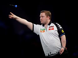Fünfter Deutscher in Runde 2: Martin Schindler startet perfekt in die Darts-WM - nur Ed Sheeran fehlt