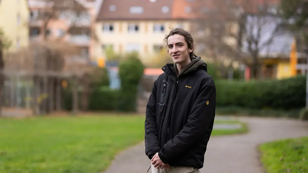 Ein-Ex-Oberstufenschueler-soll-bearbeitete-Fotos-eines-Jugendoffiziers-der-Bundeswehr-verbreitet-haben-die-diesen-in-die-Naehe-der-SS-ruecken-sollen