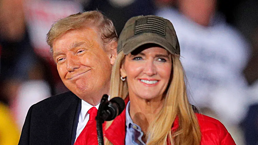 2021-01-05T032851Z-22019347-RC2F1L9WAL9T-RTRMADP-3-USA-ELECTION-GEORGIA-TRUMP