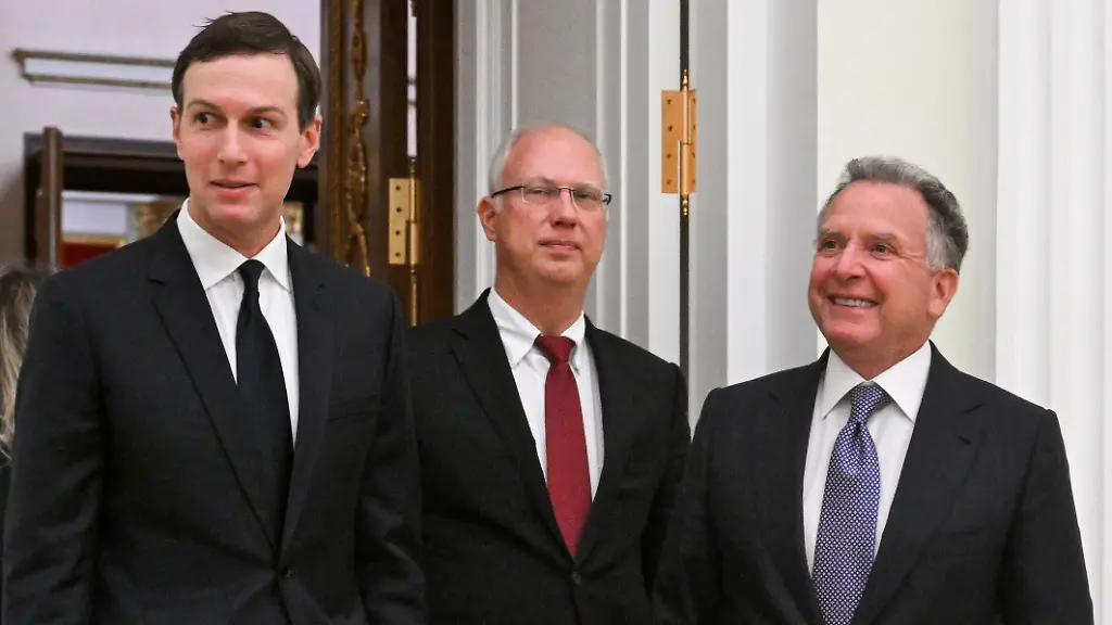 RUSSIA-MOSCOW-DECEMBER-2-2025-Steve-Witkoff-US-Special-Presidential-Envoy-accompanied-by-Kirill-Dmitriev-Russia-s-Special-Presidential-Envoy-for-Investment-and-Economic-Cooperation-with-Foreign-Countries-RDIF-Russian-Direct-Investment-Fund-CEO-and-businessman-Jared-Kushner-R-L-arrives-for-talks-with-Vladimir-Putin-President-of-Russia-at-the-Moscow-Kremlin-Credit-Image-Kristina-Kormilitsyna-TASS-via-ZUMA-Press