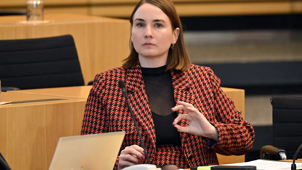 Der-Kompromiss-beim-Klinik-Sparpaket-soll-laut-Thueringens-Gesundheitsministerin-Schenk-groessere-Schaeden-fuer-die-Haeuser-verhindern