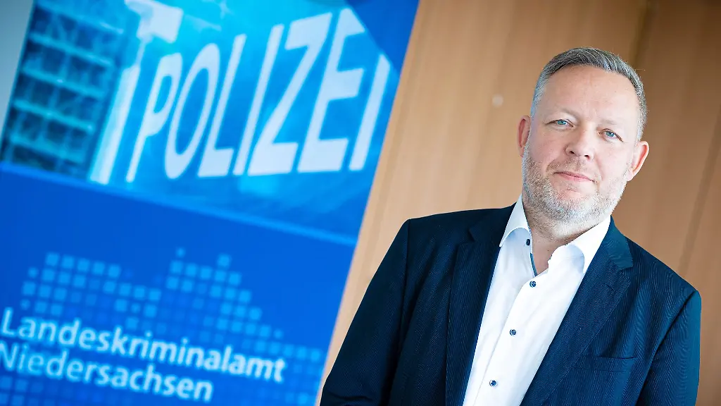 Niedersachsens-LKA-Chef-Thorsten-Massinger-will-junge-Menschen-besser-vor-Gefahren-im-Netz-schuetzen