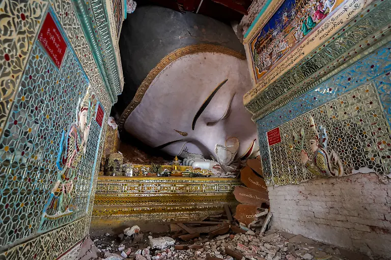 2025-12-11T200906Z_61968209_MRPRC22QDAZR0HQ_RTRMADP_3_MYANMAR-QUAKE