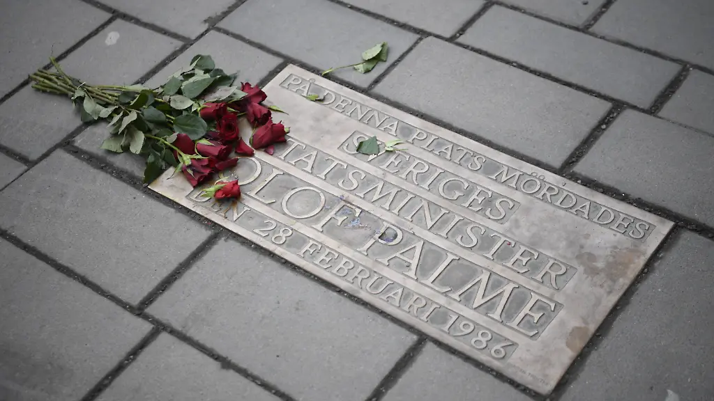 STOCKHOLM-SVERIGE-20250228-Det-aer-39-ar-sedan-Socialdemokraternas-tidigare-partiordfoerande-och-statsminister-Olof-Palme-moerdades-pa-Sveavaegen-i-Stockholm