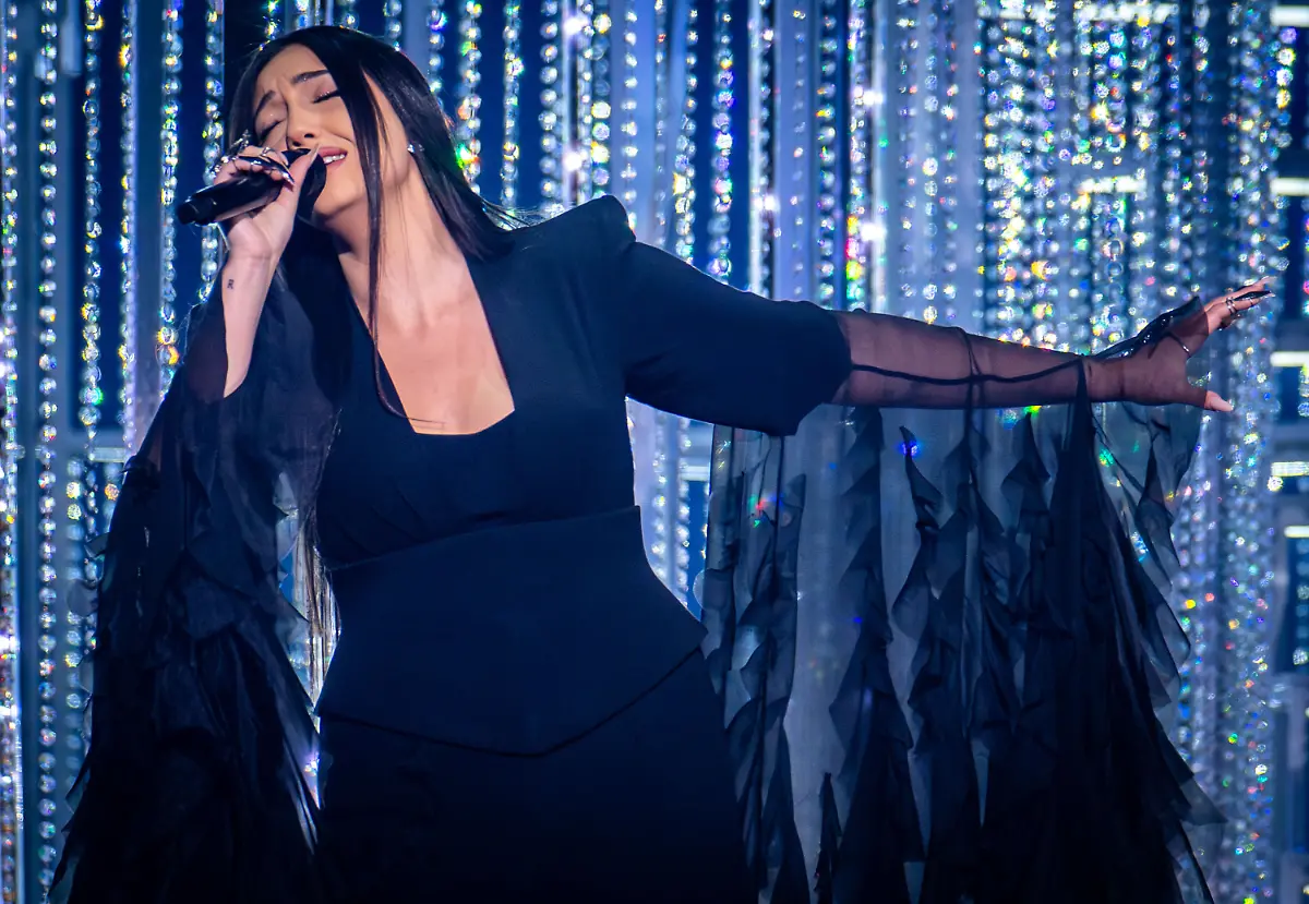 Yuval-Raphael-aus-Israel-tritt-mit-dem-Titel-New-Day-Will-Rise-im-Finale-des-69-Eurovision-Song-Contests-auf