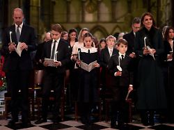 Louis zeigt Mut zur Lücke: William und Kate wünschen mit neuem Foto frohe Weihnachten