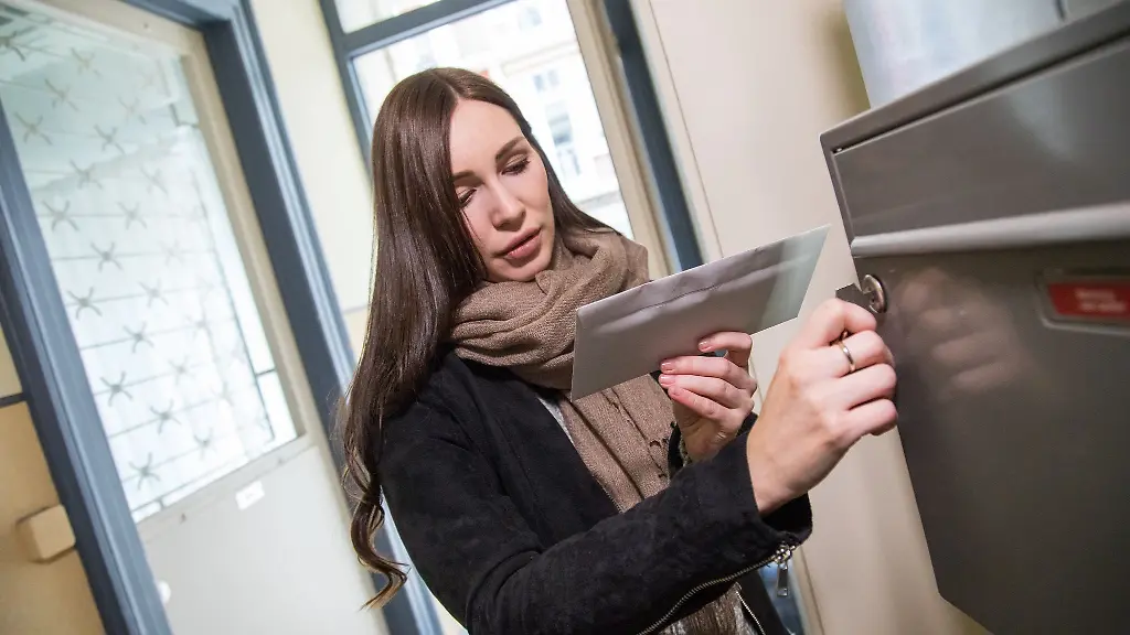 Post-aus-dem-Briefkasten-wirkt-oft-vertrauenswuerdig-doch-gefaelschte-Bank-und-Paketbenachrichtigungen-mit-QR-Codes-machen-derzeit-die-Runde