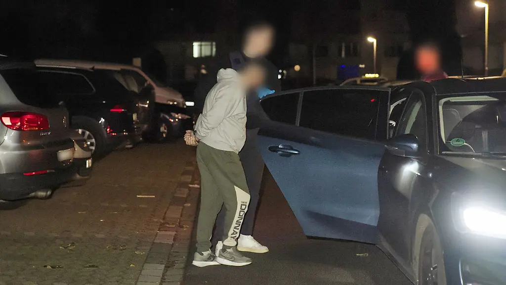 Eine-Festnahme-am-fruehen-Morgen-in-Ratingen