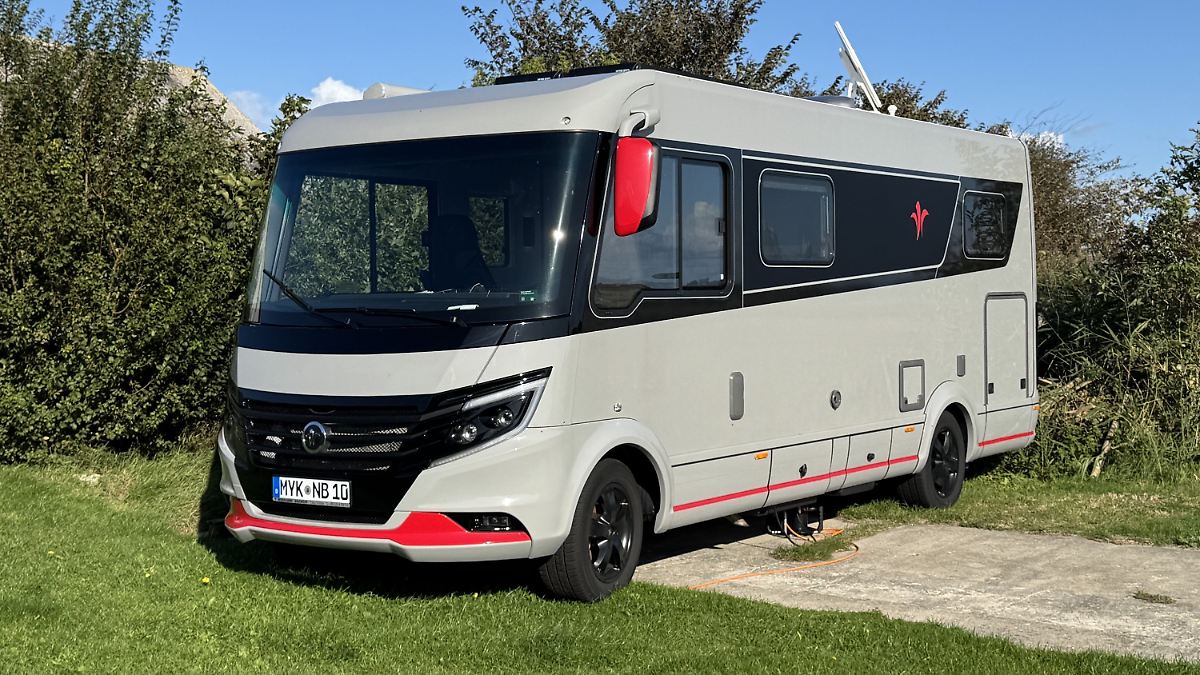 Reisemobil-mit-Mittelklassema-en-Niesmann-iSmove-Oberklasse-Komfort-auf-sieben-Metern