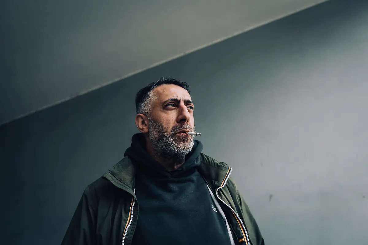 2025-Berlin-Begleitung-von-Kida-Khodr-Ramadan-fuer-das-Buch-Zwei-Hier-Portraits-in-Charlottenburg-Verwendung-ab-1-2-Seite-oder-Titelverwendung-in-jedem-Fall-nur-nach-Freigabe-moeglich