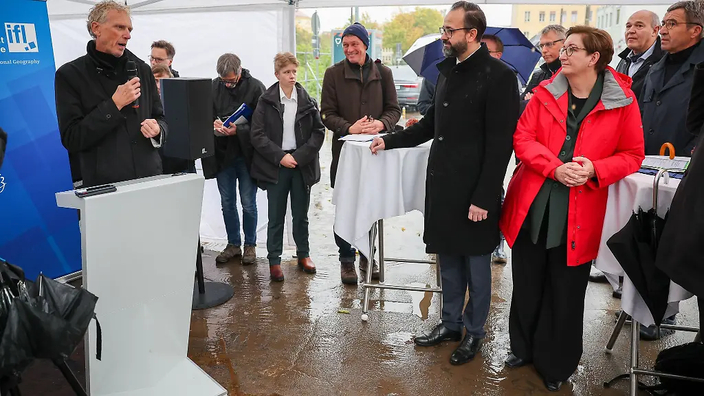 Das-Leibniz-Institut-fuer-Laenderkunde-IfL-betreibt-grundlagenorientierte-Forschung-zur-regionalen-Geographie-und-versteht-sich-als-Schnittstelle-zwischen-Wissenschaft-und-Oeffentlichkeit-Archivbild