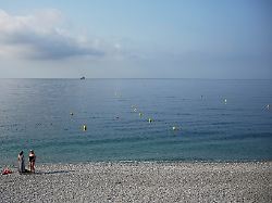 In 2300 Metern Tiefe: Jahrzehnte nach Flugzeugabsturz orten Taucher Heck und Triebwerke