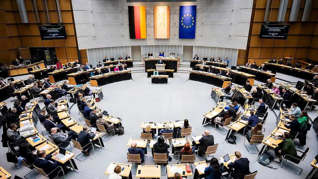Das-Berliner-Abgeordnetenhaus-kam-zu-seiner-letzten-Sitzung-in-diesem-Jahr-zusammen