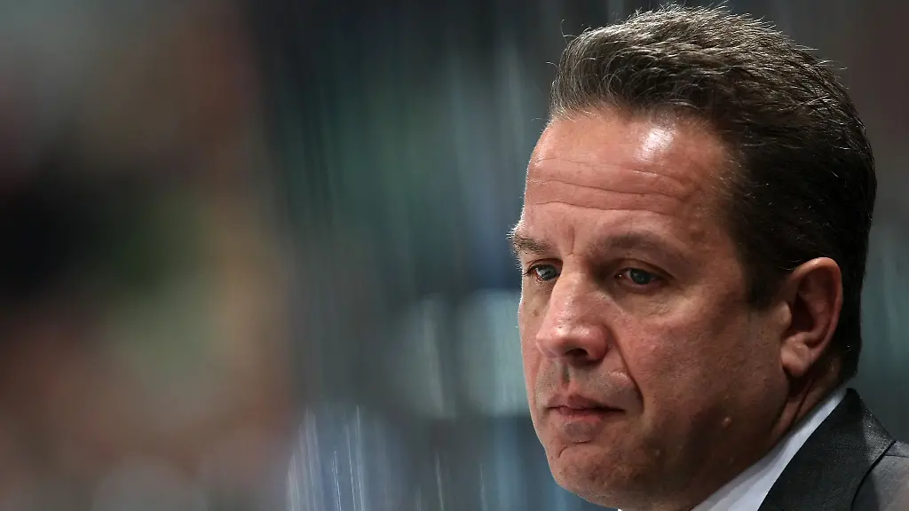 Der-bisherige-Trainer-Rich-Chernomaz-wird-bei-der-DEG-nun-Sportdirektor