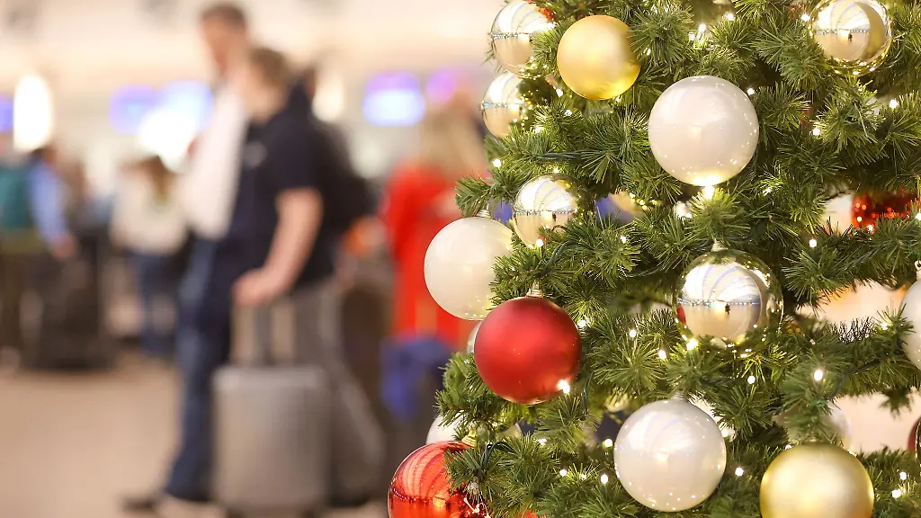 Viel-los-am-Hamburger-Flughafen-Etwa-42-000-Passagiere-werden-am-Freitag-vor-Weihnachten-erwartet