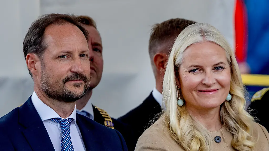 STAVANGER-Norway-4-July-2025-The-Norwegian-royal-family-attends-the-commemoration-of-the-200th-anniversary-of-the-emigration-to-America-from-Stavanger
