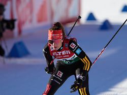 Bizarre Szenen in der NoKo: Nathalie Armbruster rennt nach Ohnmacht noch ins Ziel