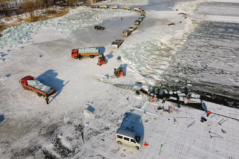 2020-12-22T224848Z-798024975-RC2MSK91L18U-RTRMADP-3-CHINA-ICEFESTIVAL