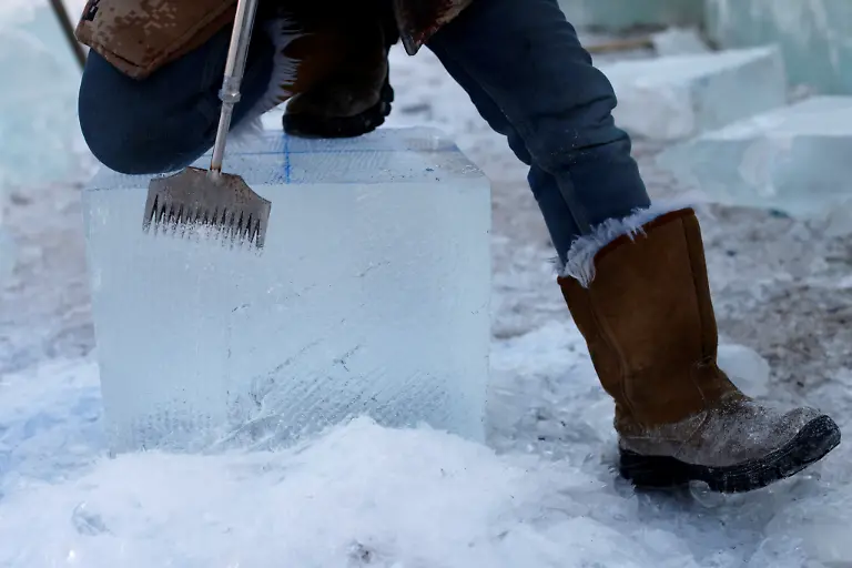 2020-12-22T224836Z-2071261585-RC2MSK9HDIIE-RTRMADP-3-CHINA-ICEFESTIVAL