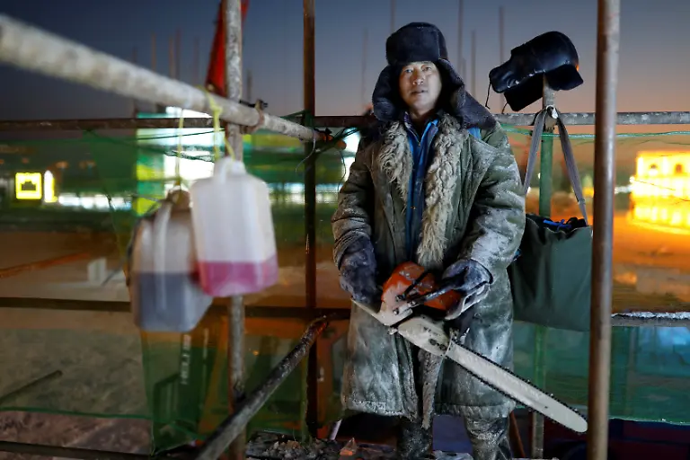 2020-12-22T224839Z-1089952581-RC2MSK9AFWBT-RTRMADP-3-CHINA-ICEFESTIVAL