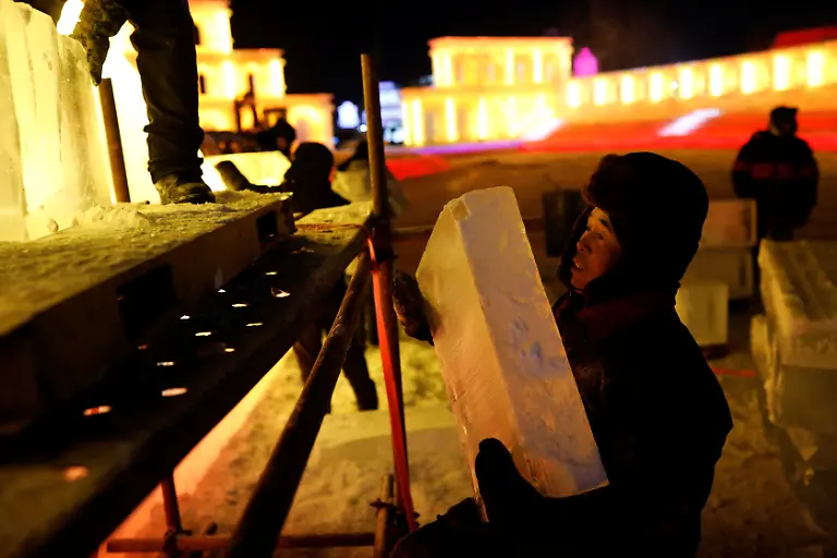 2020-12-22T224823Z-420646140-RC2MSK9RTYCM-RTRMADP-3-CHINA-ICEFESTIVAL