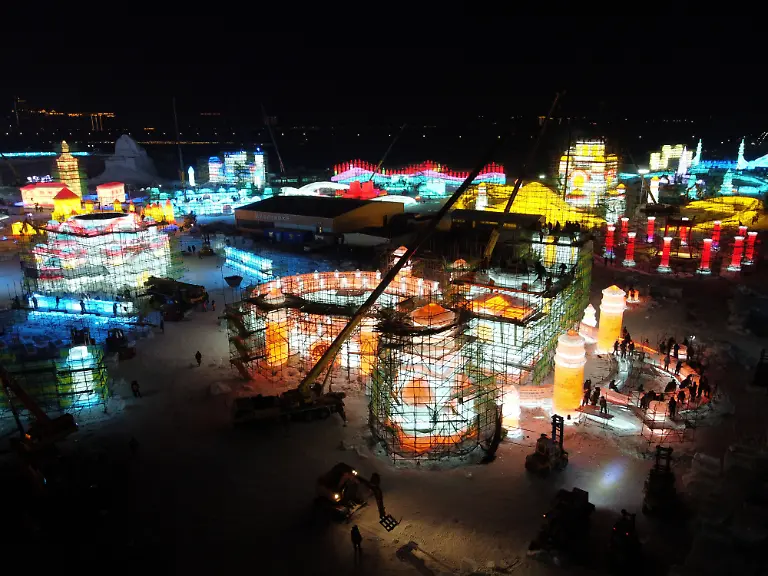 2020-12-22T224816Z-2131581860-RC2MSK9VMC5Z-RTRMADP-3-CHINA-ICEFESTIVAL