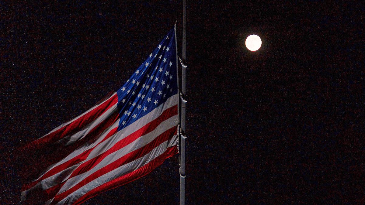 Dauerhafter-Au-enposten-geplant-Trump-legt-neue-Mondlandung-bis-2028-per-Dekret-fest