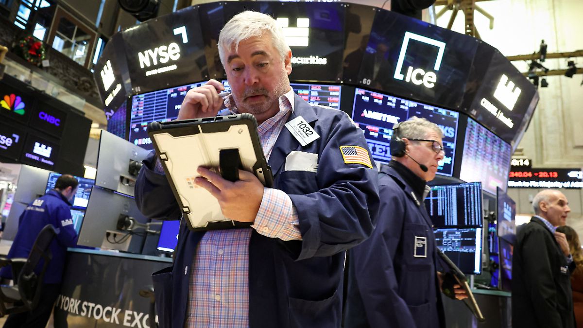 Nike-Papiere-rutschen-ab-US-B-rsen-beenden-die-Woche-mit-Gewinnen