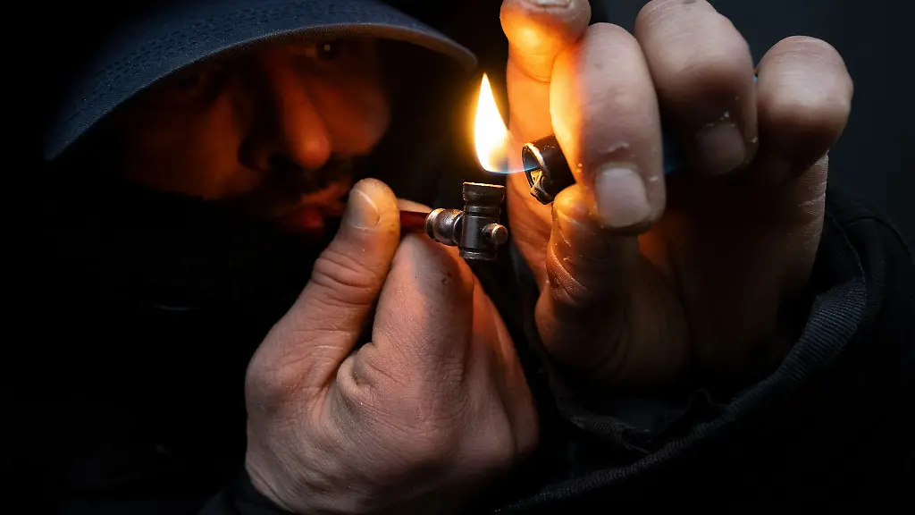 Drogenabhaengige-im-Bahnhofsviertel-Den-Tag-irgendwie-ueberstehen-auch-im-Advent