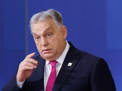 Symbolische Sowjet-Auszeichnung: Polens Außenminister verleiht Orban den Lenin-Orden