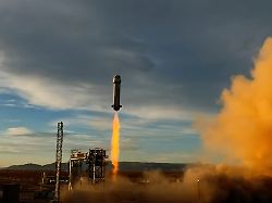 "Coolste Erfahrung aller Zeiten": Querschnittsgelähmte Deutsche fliegt mit Bezos-Rakete ins All