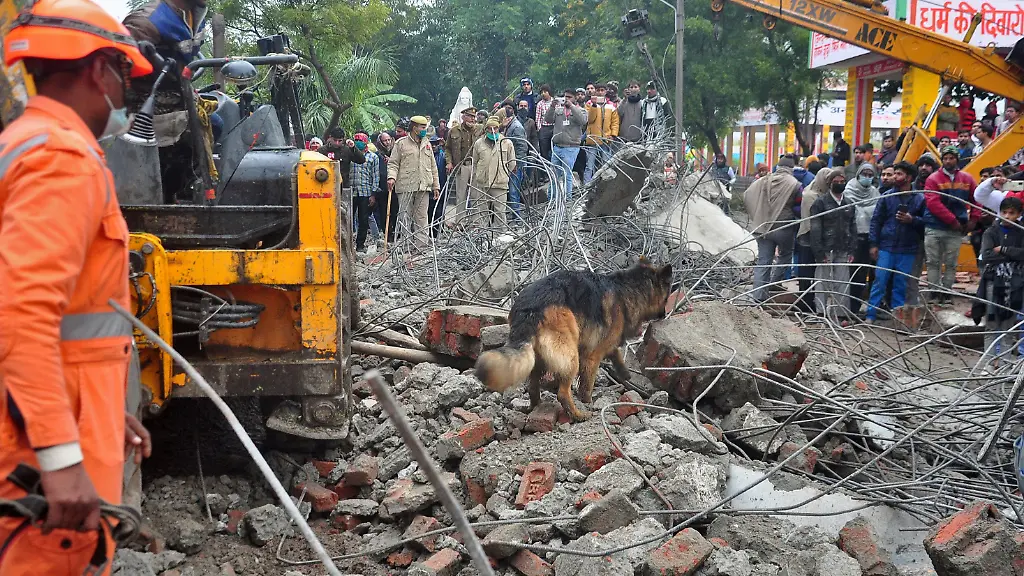 2021-01-03T142811Z-706487391-RC2E0L9UY76P-RTRMADP-3-INDIA-COLLPASE