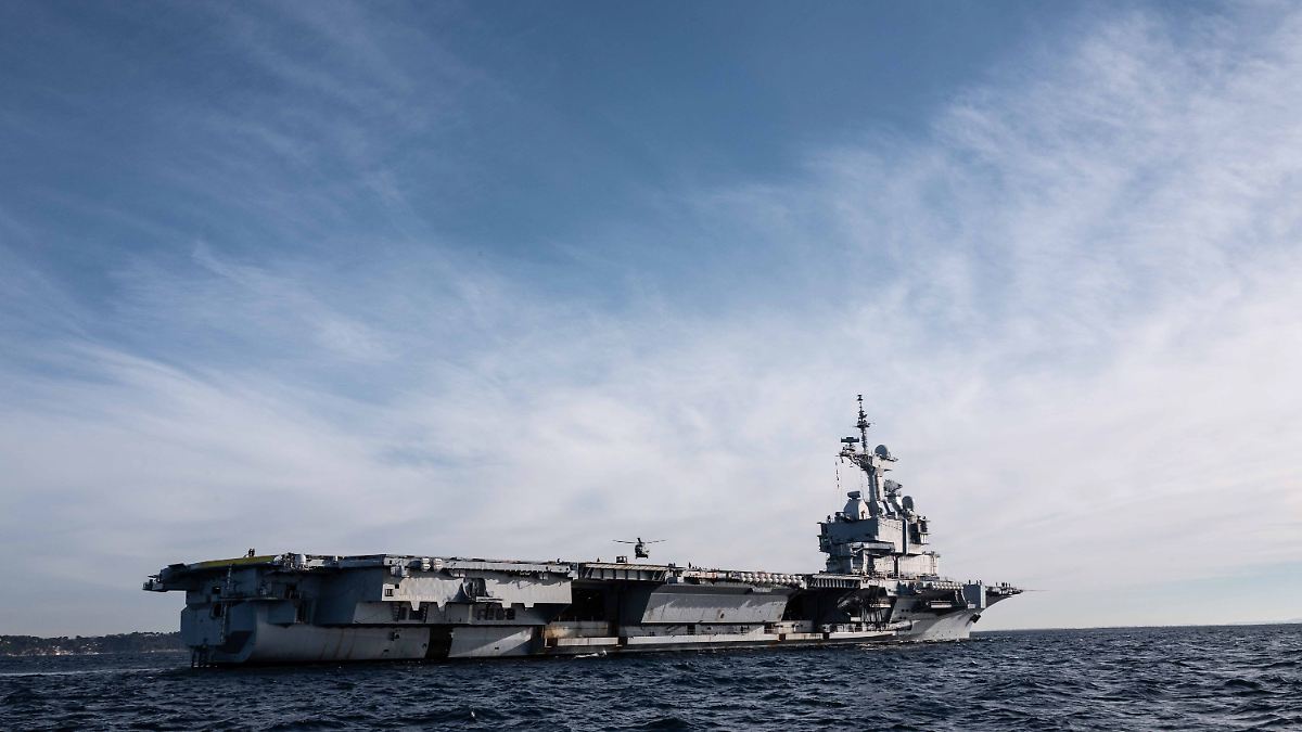 Abschied-von-Charles-de-Gaulle-Macron-k-ndigt-Bau-eines-neuen-Flugzeugtr-gers-an