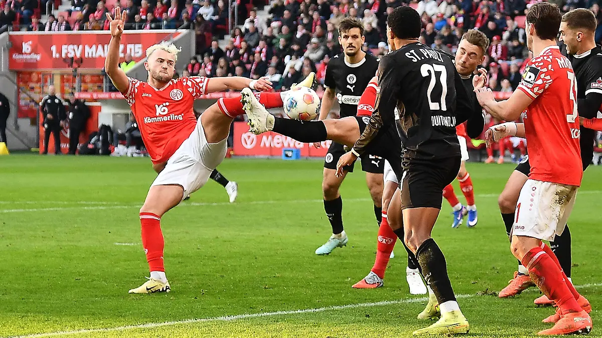 21-12-2025-xhbx-Fussball-1-Bundesliga-FSV-Mainz-05-FC-St-Pauli-v-l