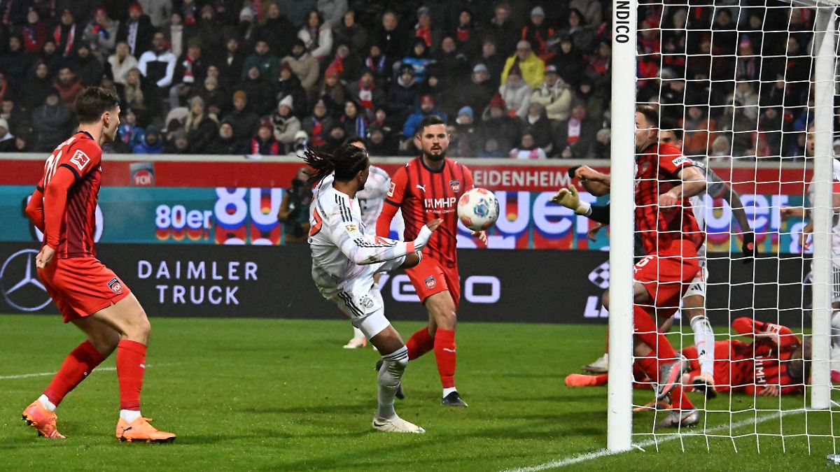 Ohne-Neuer-Kimmich-und-Probleme-FC-Bayern-zerpfl-ckt-Heidenheim-und-l-sst-16-J-hrigen-deb-tieren