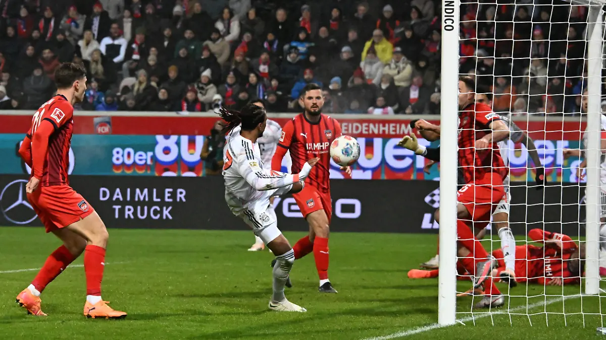 21-12-2025-xsltx-Fussball-1-Bundesliga-1-FC-Heidenheim-FC-Bayern-Muenchen-v-l