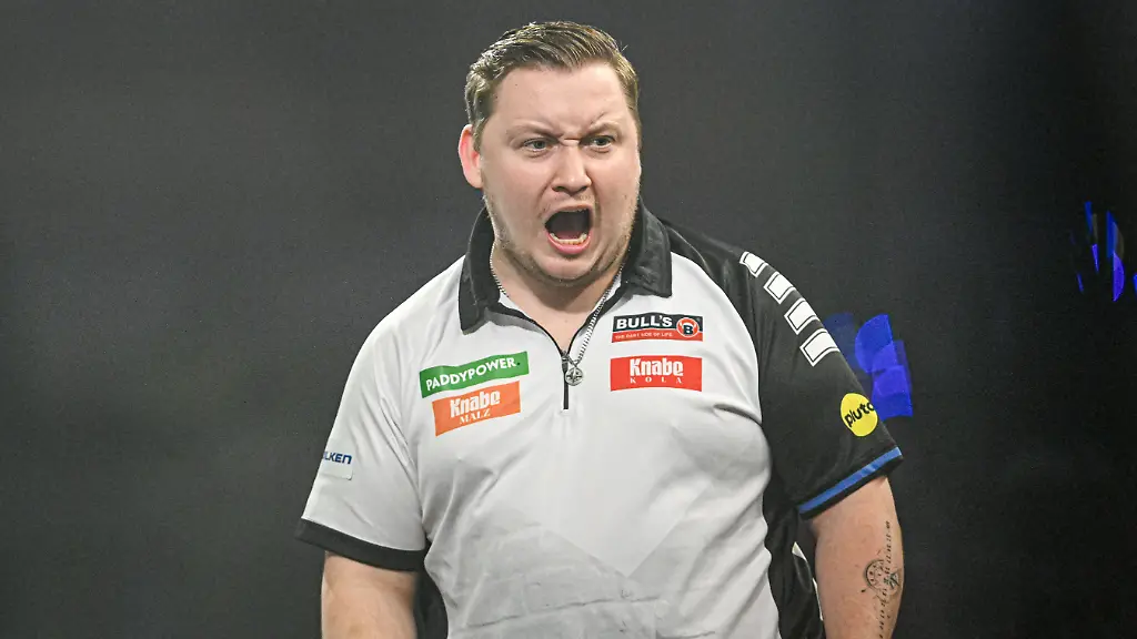 21-12-2025-2025-26-World-Darts-Championship-Martin-Schindler-13-celebrates-the-winning-the-1st-set-during-the-2025-26-Paddy-Power-World-Darts-Championships-at-Alexandra-Palace-London-United-Kingdom-on-21-December-2025