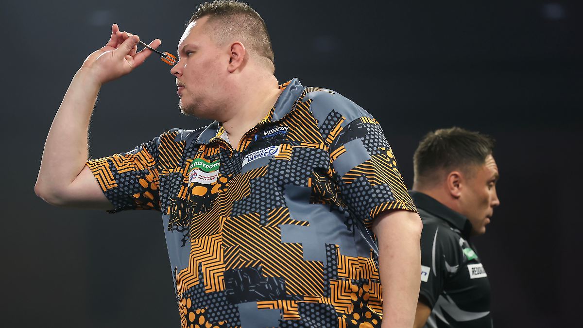Plaisier-besiegt-Iceman-Nummer-92-der-Welt-kegelt-Darts-Superstar-aus-der-WM