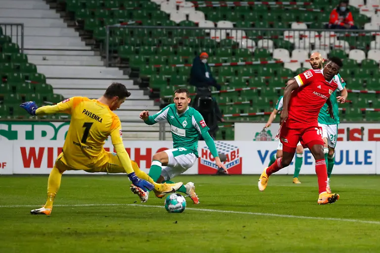 4e0936e31bcff8902cd9fc628921fec6