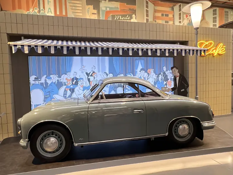 Designbotschafter-Vom-extravaganten-und-europaweit-beachteten-P-70-Coupe-aus-dem-Atelier-des-frueheren-Karossiers-Glaeser-wurden-ab-1957-nur-rund-1