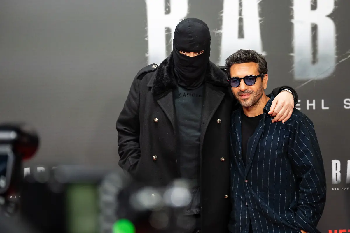 Haftbefehl-buergerlich-Aykut-Anhan-l-und-Elyas-M-Barek-kommen-zu-einer-Sonderauffuehrung-der-Dokumentation-Babo-Die-Haftbefehl-Story-in-der-Astor-Film-Lounge