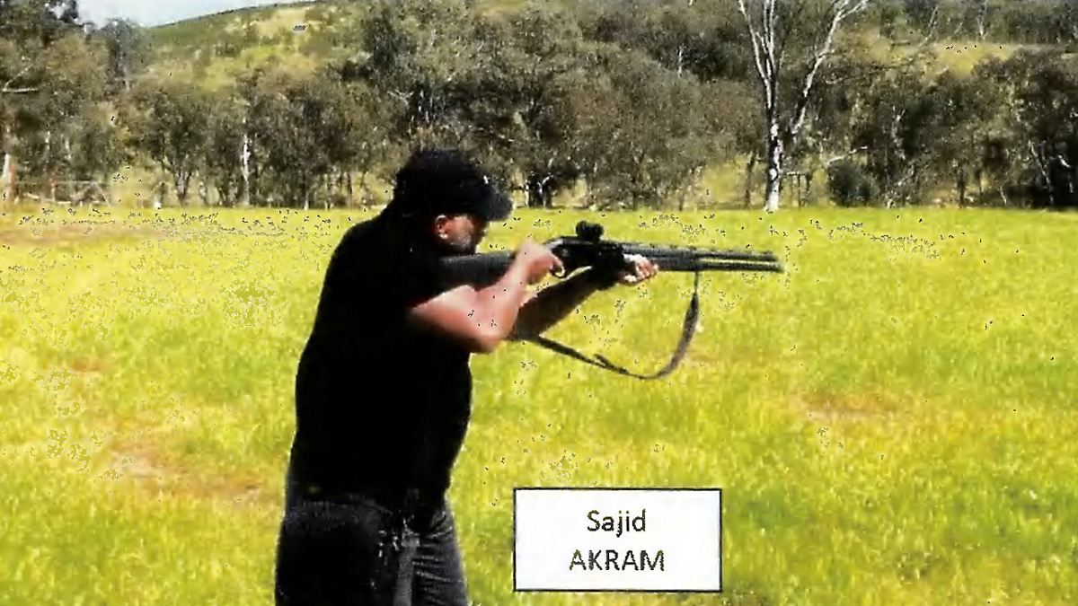 Warfen-auch-Bomben-in-die-Menge-Terroristen-planten-Bondi-Massaker-ber-viele-Monate-