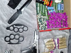 Berlin & Brandenburg: Zahlreiche Waffen bei Razzia in Kinderzimmer entdeckt