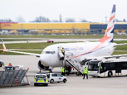 Nach erfolgreichen Klagen: Rund 140 Afghanen landen in Deutschland