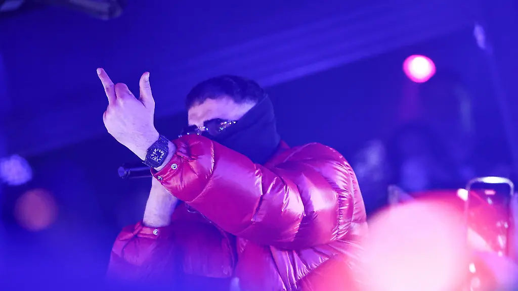 Der-Rapper-Haftbefehl-tritt-im-La-Louve-in-Giessen-auf